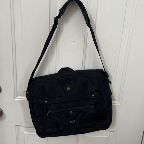 Quiksilver brand black messenger bag big size - Picture 1 of 6